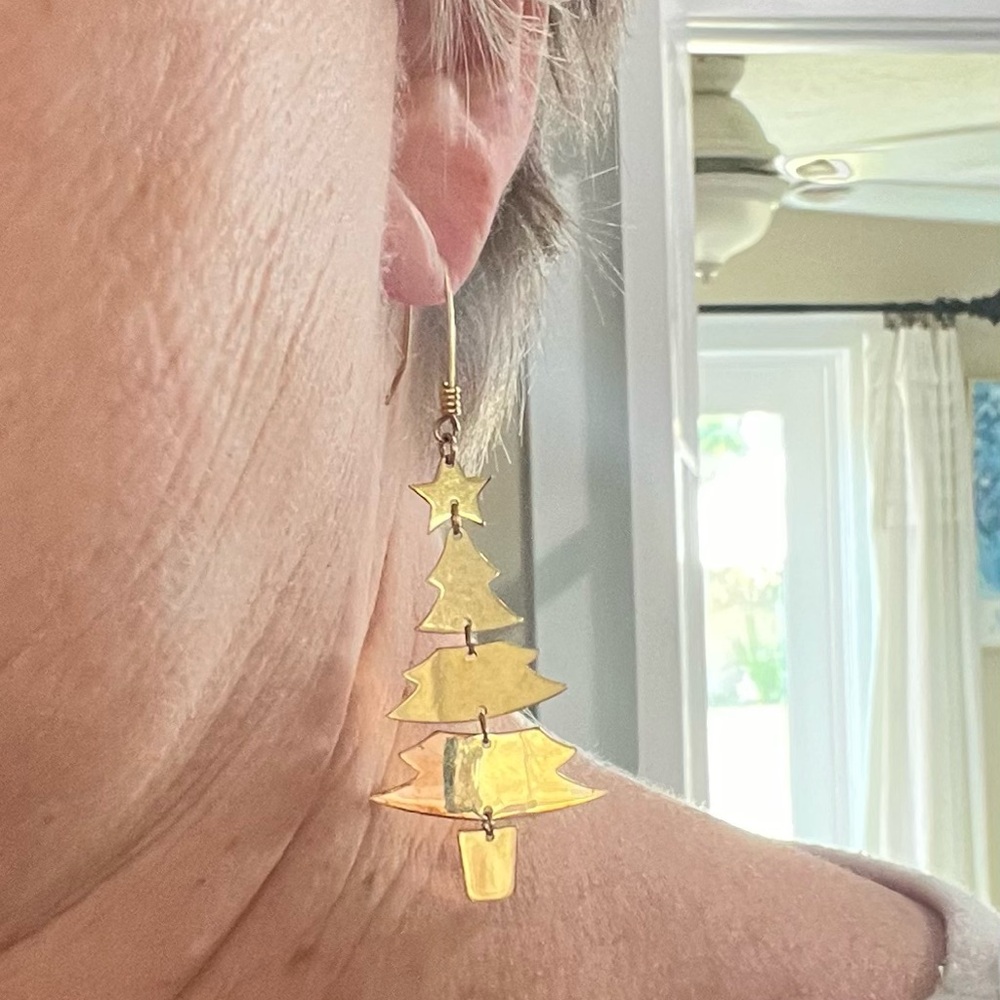 Gold Christmas tree earrings gs